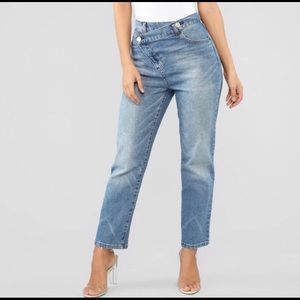 Fashion Nova‎ crossover jeans
